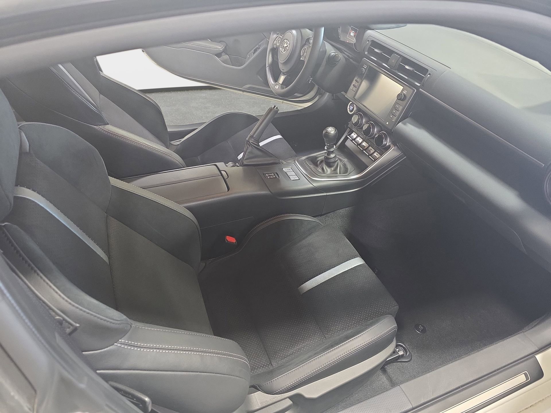 Used 2024 Toyota GR86 Premium image 11