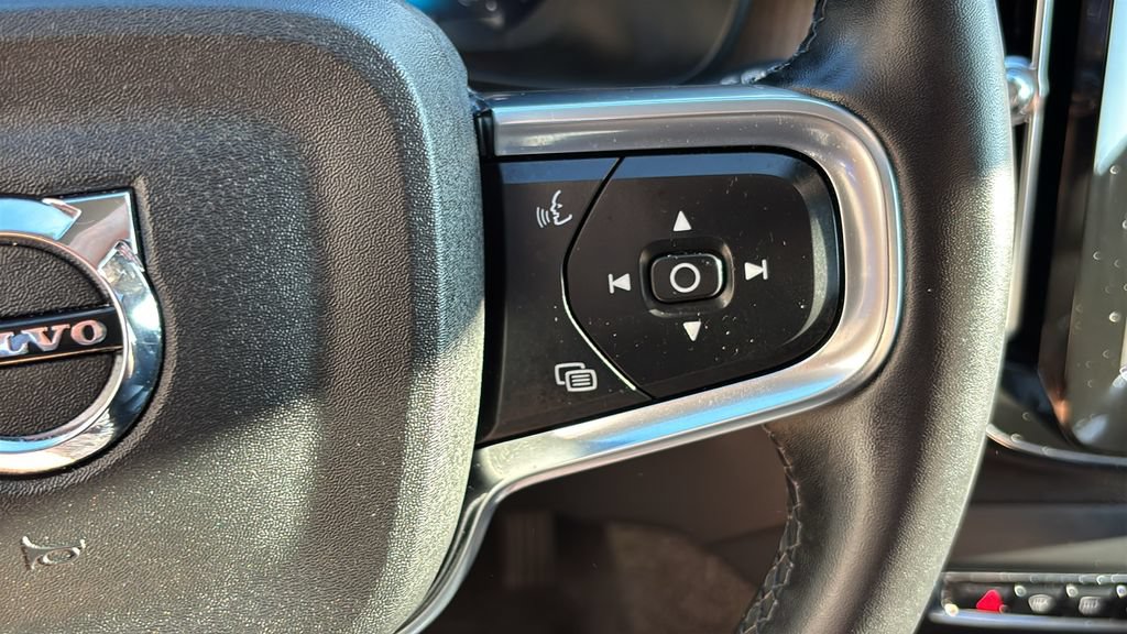 Certified 2025 Volvo XC40 B5 Core w/ Climate Package AWD/4WD image 18