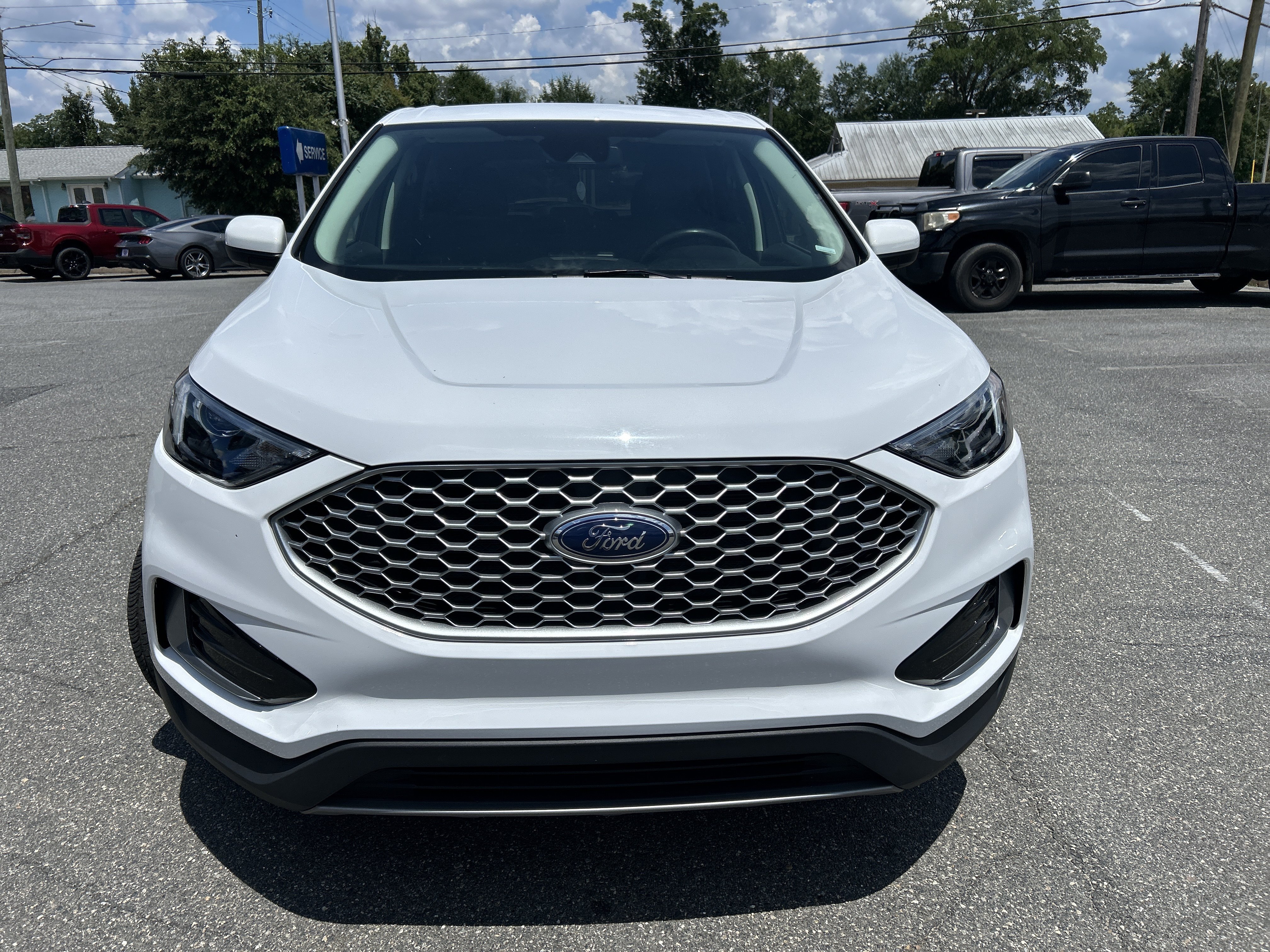 Used 2024 Ford Edge SEL AWD/4WD image 2