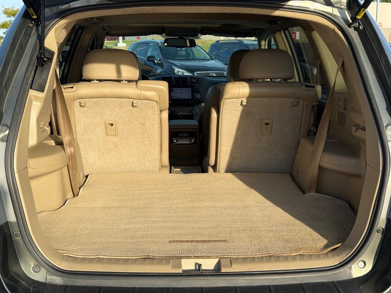 Used 2012 Toyota Highlander Limited w/ Tow Pkg AWD/4WD image 6
