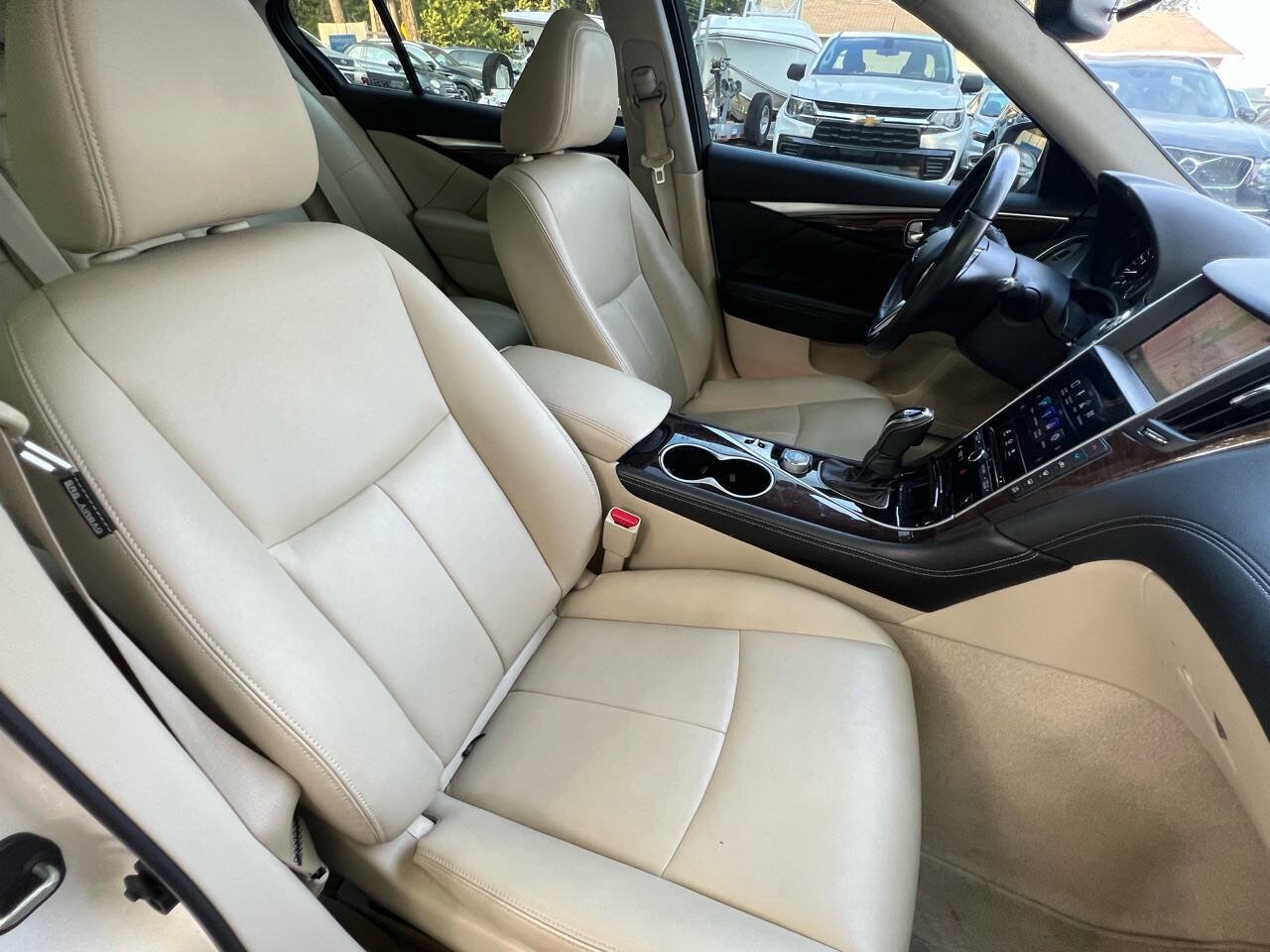 Used 2019 INFINITI Q50 Luxe w/ Essential Package (3.0T Luxe) AWD/4WD image 24