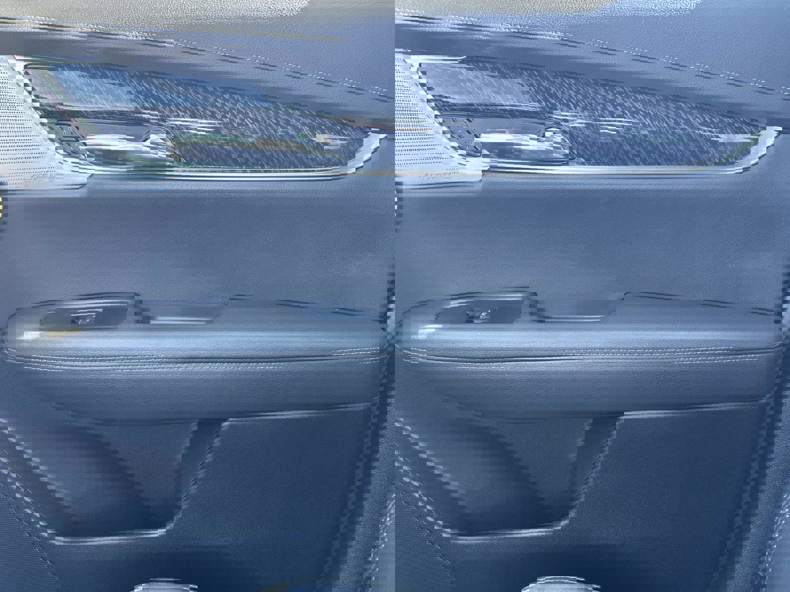 Certified 2025 Cadillac XT6 Premium Luxury image 25