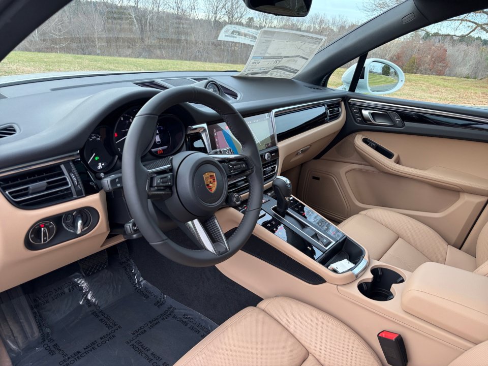 Certified 2026 Porsche Macan Turbo AWD/4WD image 15