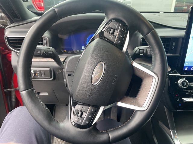 Used 2022 Ford Explorer Platinum w/ Equipment Group 601A AWD/4WD image 19