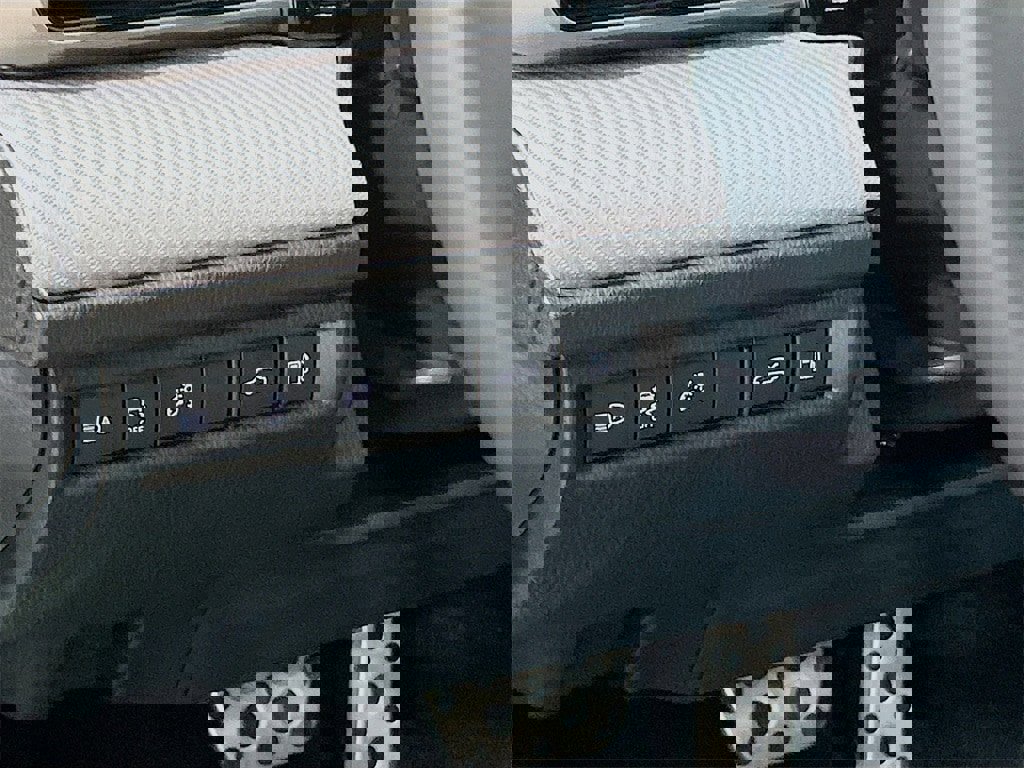 New 2026 Toyota Camry SE image 11