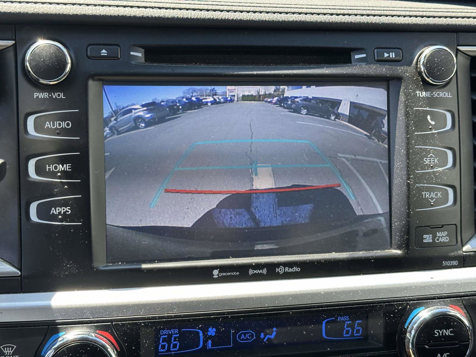 Used 2019 Toyota Highlander XLE AWD/4WD image 28