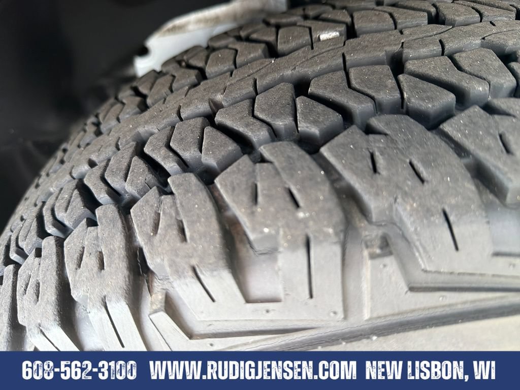 Used 2022 Jeep Cherokee Trailhawk AWD/4WD image 27