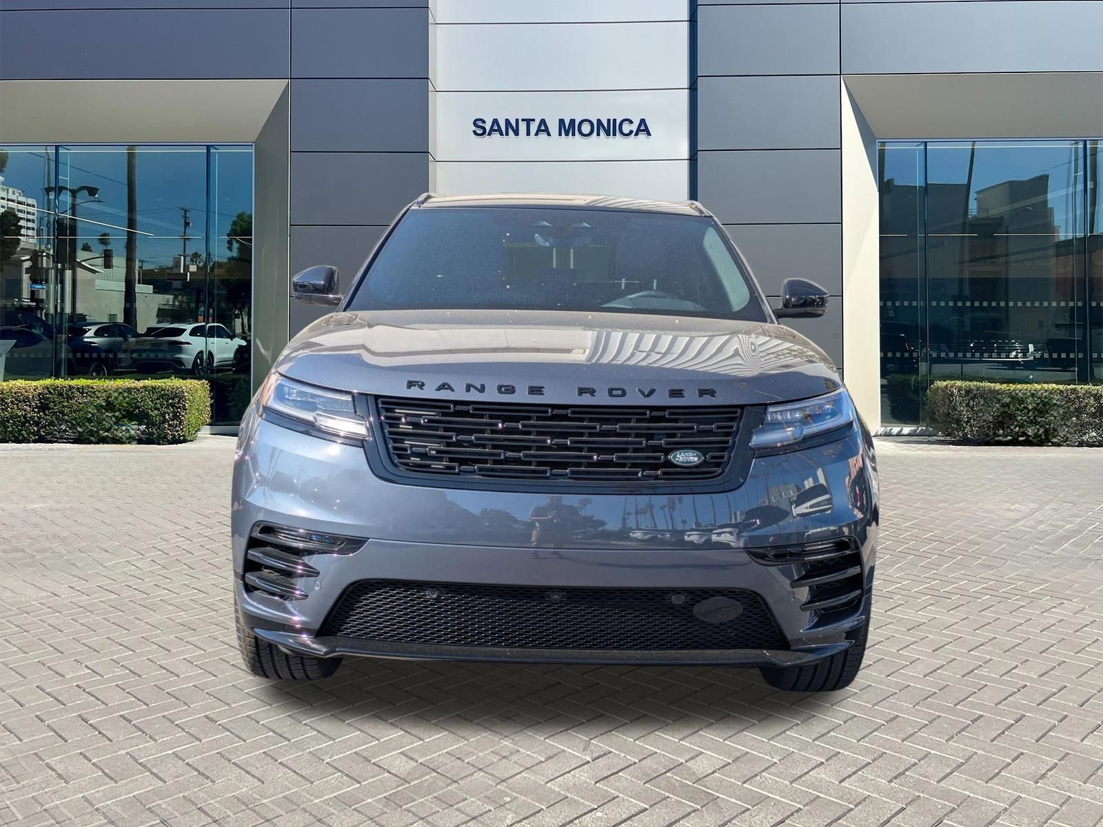 New 2026 Land Rover Range Rover Velar Dynamic SE image 2