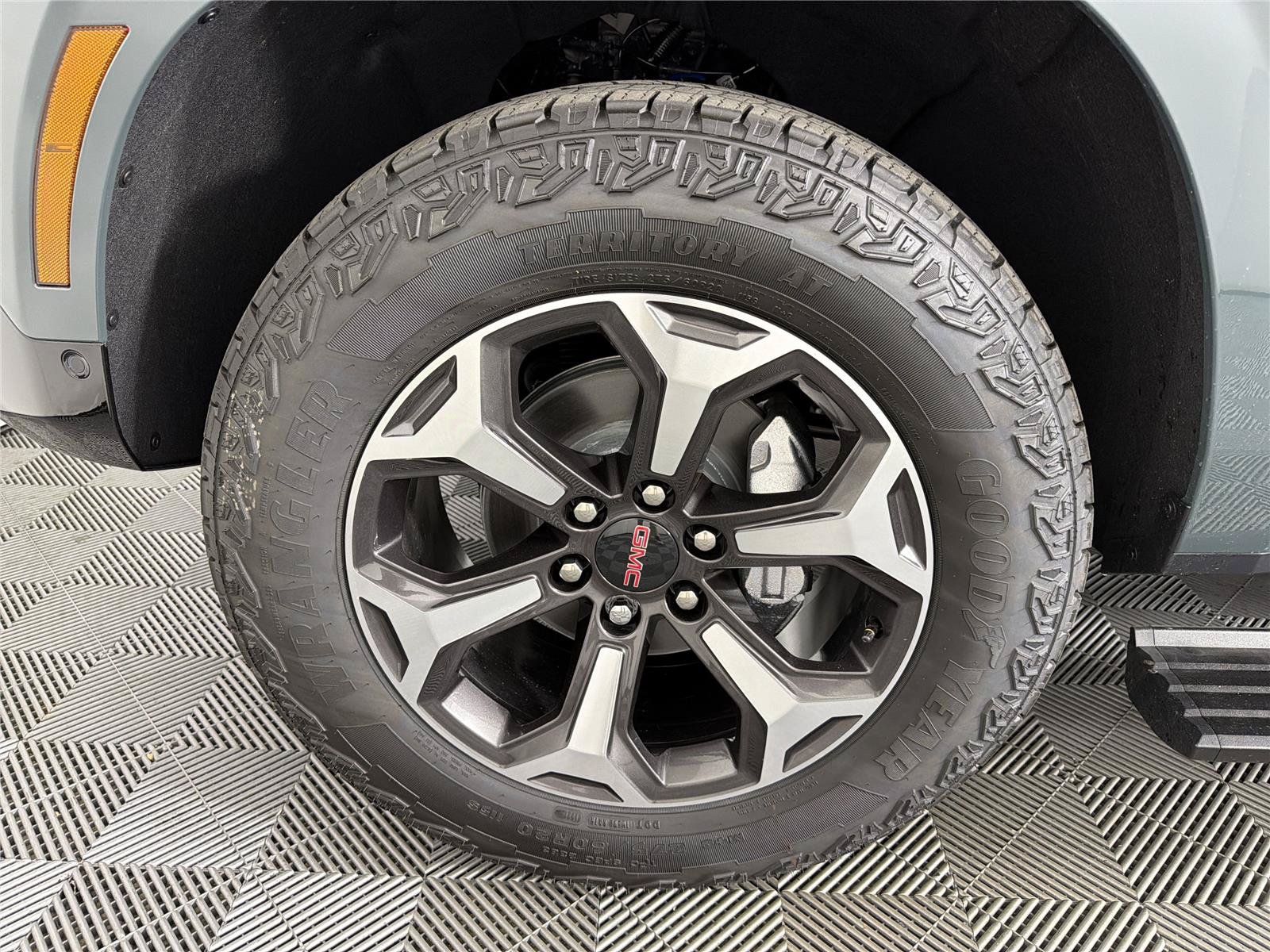 New 2026 GMC Yukon AT4 Ultimate AWD/4WD image 9