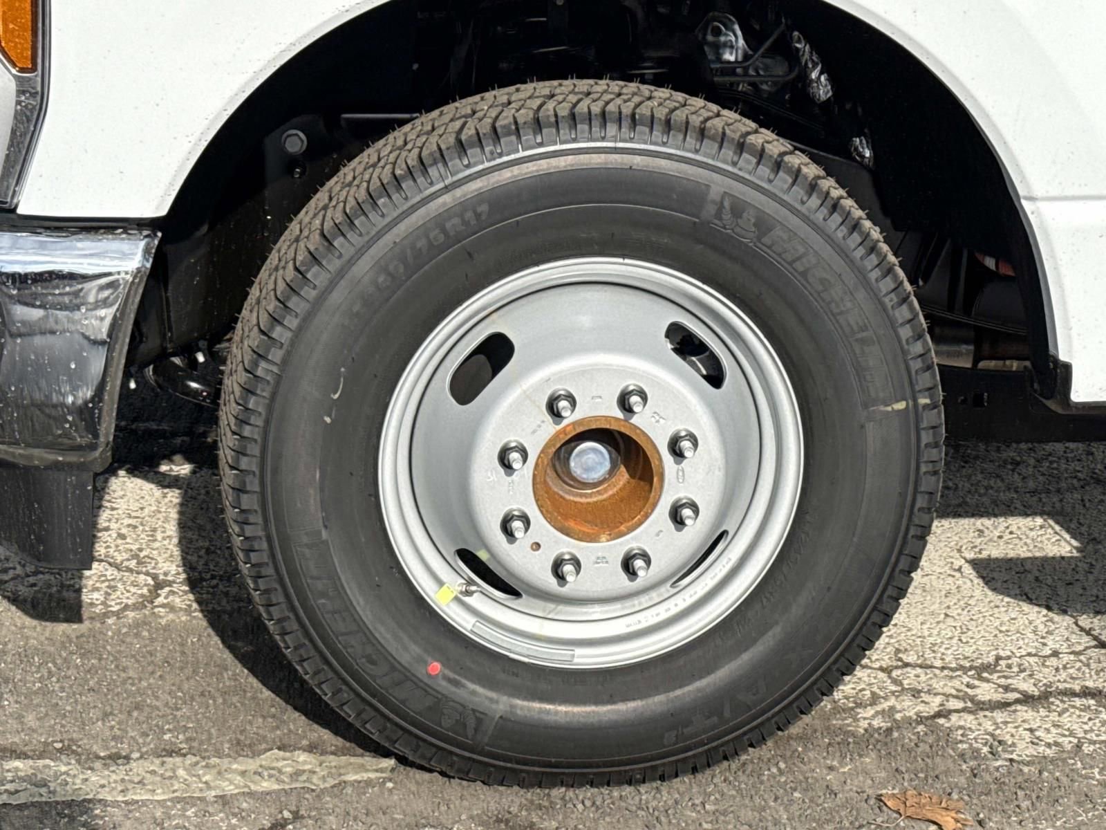 New 2026 Ford F350 XL w/ XL Chrome Package image 9