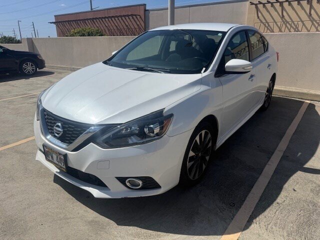 Used 2018 Nissan Sentra SR w/ Technology Package FWD image 2