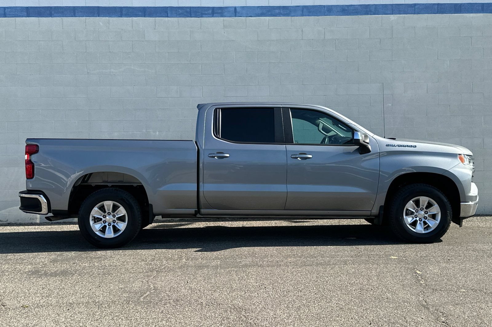 Certified 2023 Chevrolet Silverado 1500 LT RWD image 3