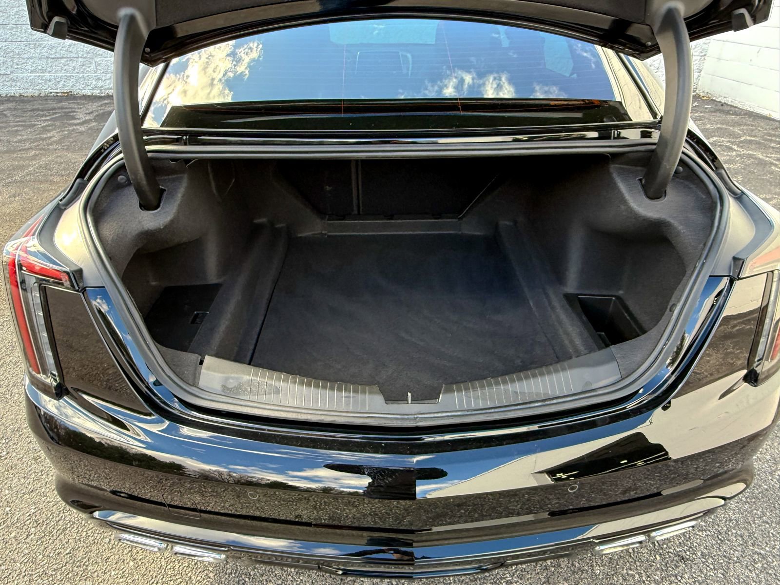 Certified 2023 Cadillac CT5 V w/ LPO, Bronce Accent Package image 41