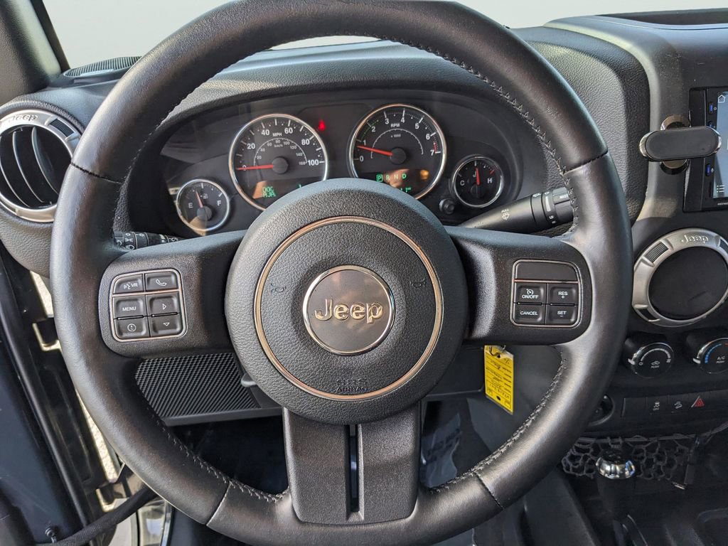 Used 2016 Jeep Wrangler Unlimited Rubicon w/ Connectivity Group AWD/4WD image 24