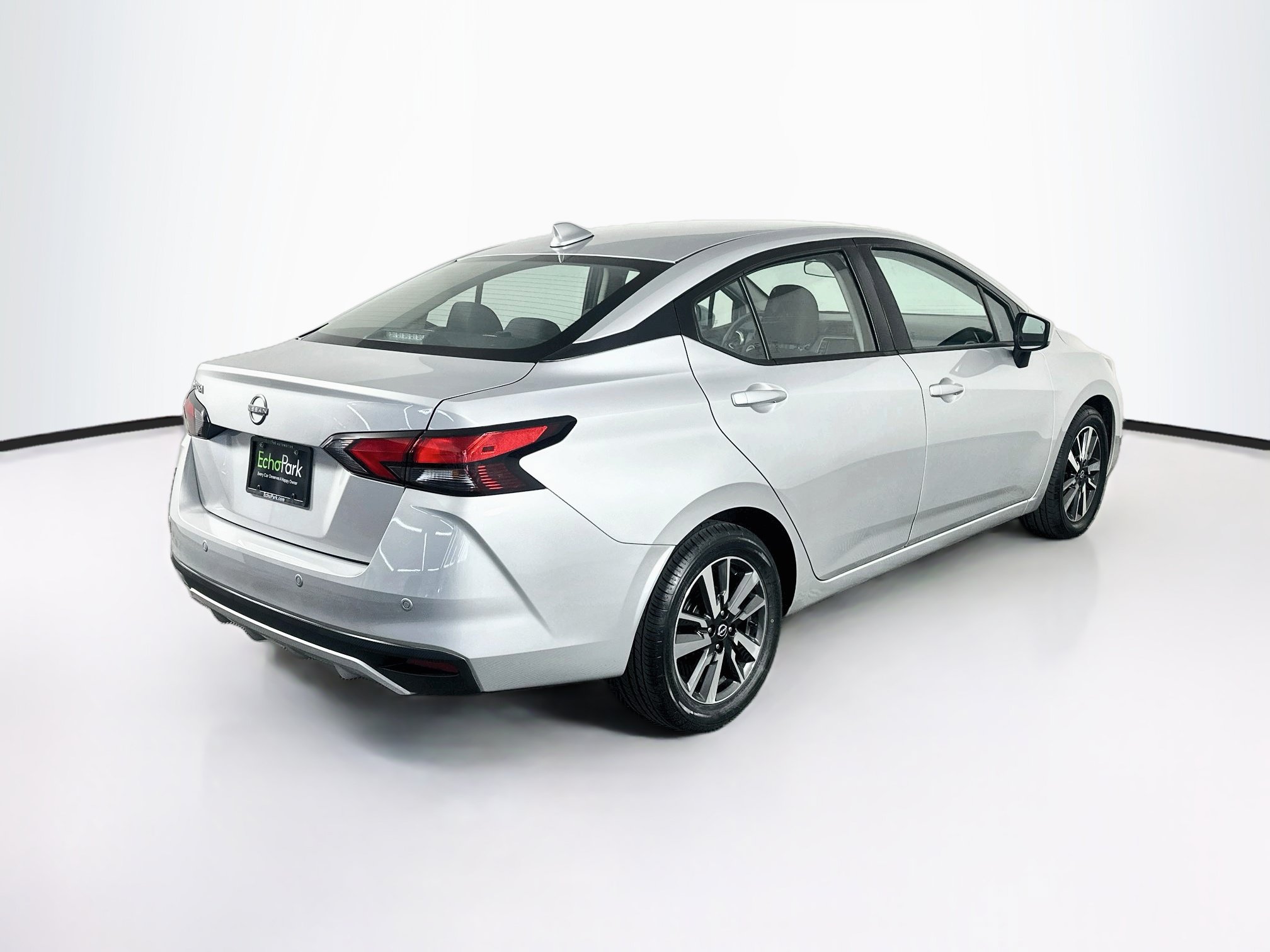 Used 2025 Nissan Versa SV FWD image 9