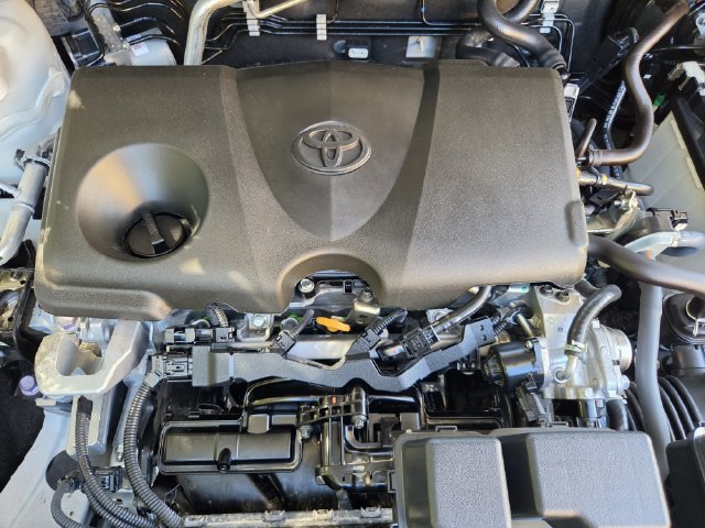 Used 2024 Toyota RAV4 XLE FWD image 24