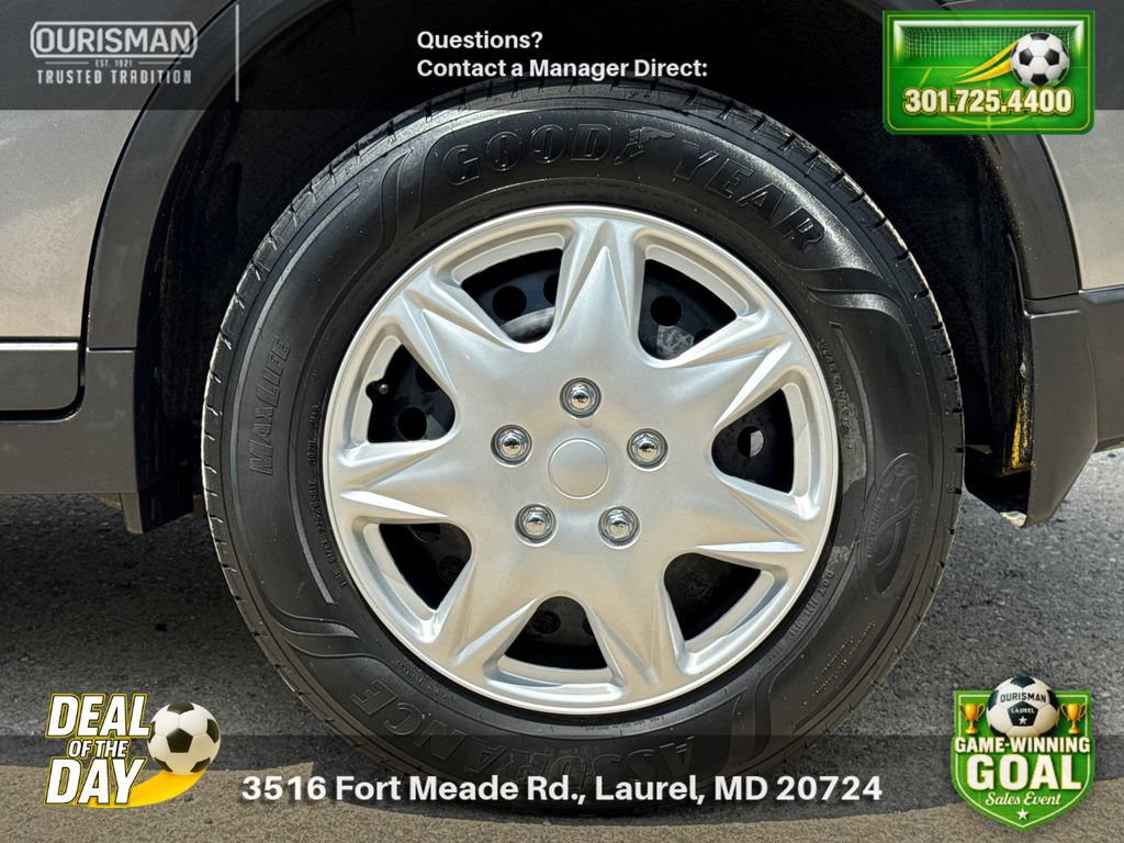 Used 2016 Nissan Rogue S w/ Appearance Package AWD/4WD image 5