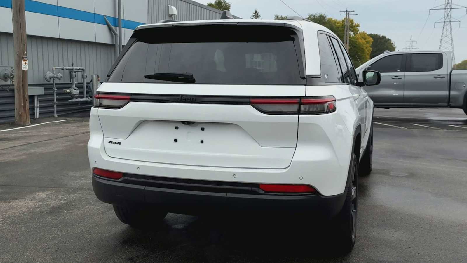 Used 2022 Jeep Grand Cherokee Altitude image 3