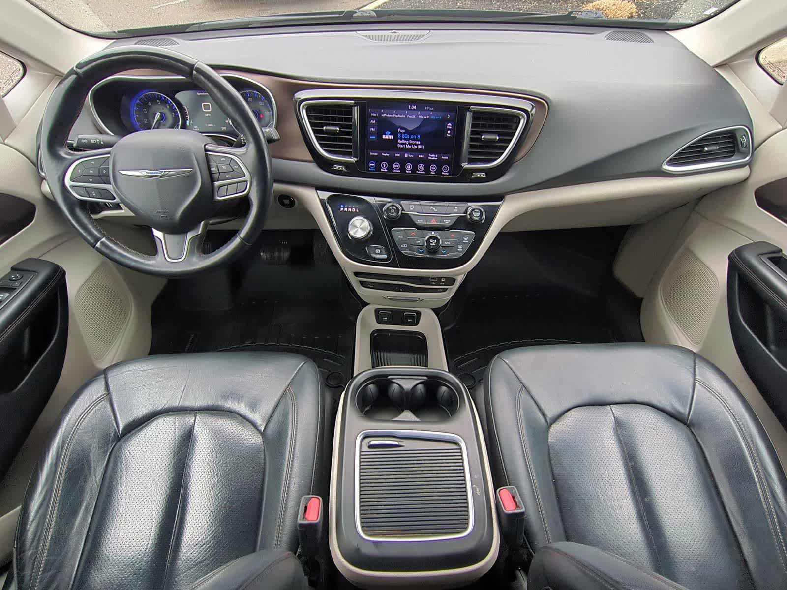Used 2018 Chrysler Pacifica Touring-L Plus w/ Tire & Wheel Group FWD image 15