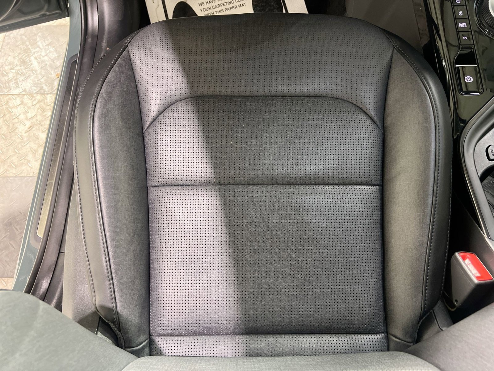 Used 2023 Kia Niro SX Touring image 22