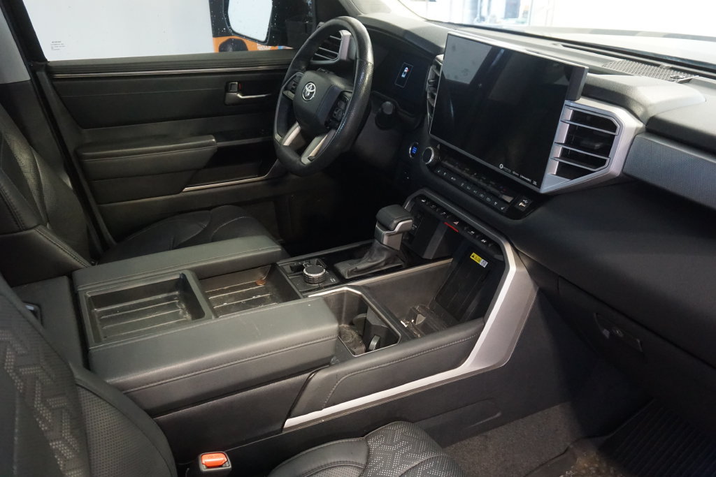 Used 2024 Toyota Tundra Limited AWD/4WD image 24