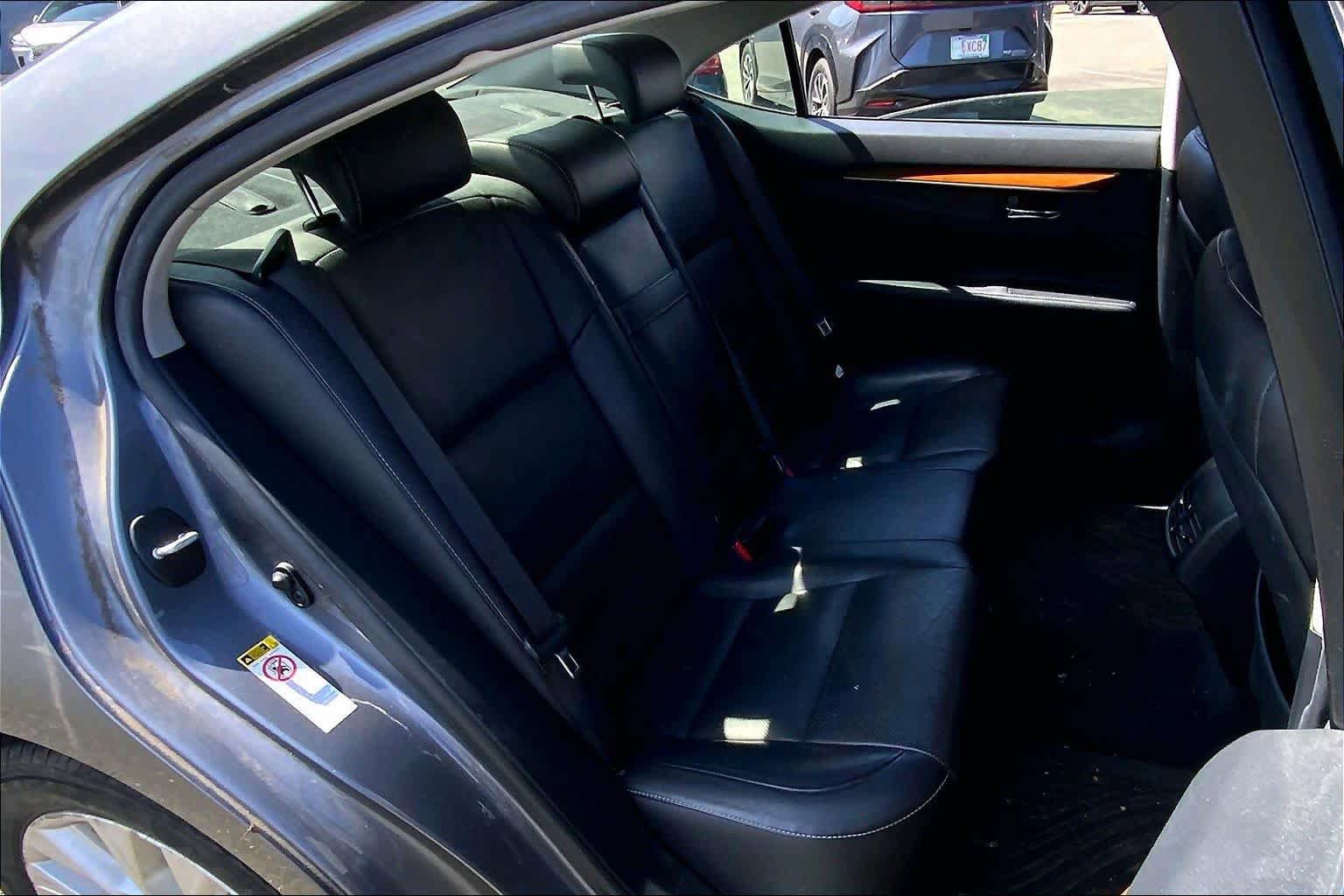 Used 2015 Lexus ES 300h w/ Navigation System Package FWD image 20