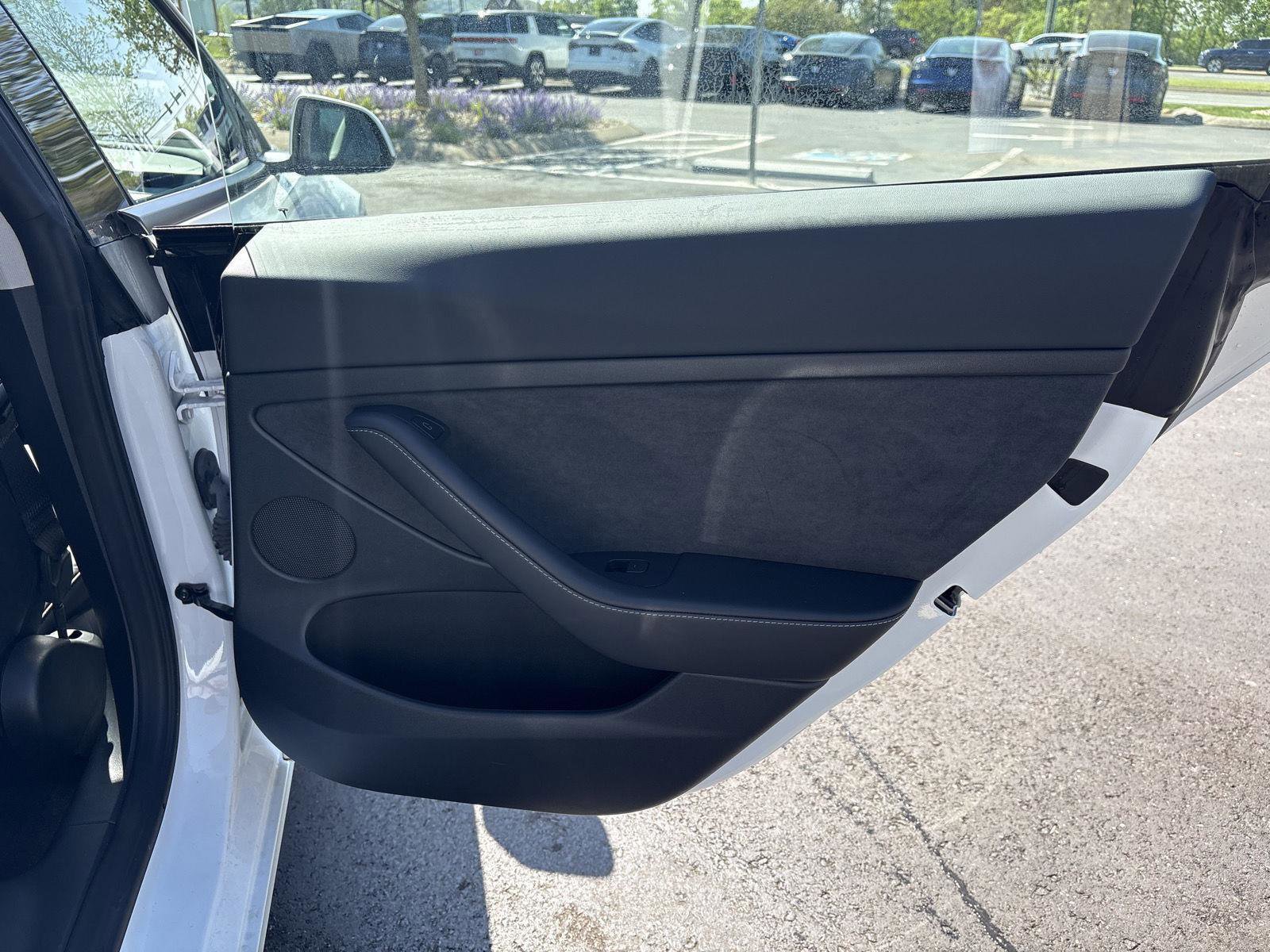 Used 2023 Tesla Model 3 Standard Range image 10
