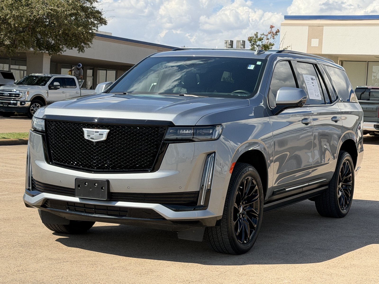 Used 2024 Cadillac Escalade Sport Platinum w/ LPO, ONYX Package AWD/4WD image 8