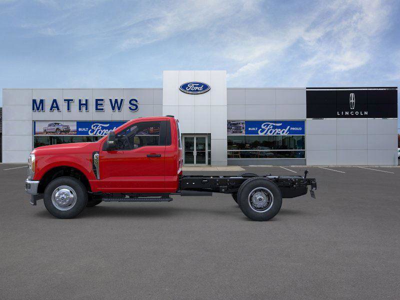 New 2026 Ford F350 XL w/ XL Chrome Package image 3