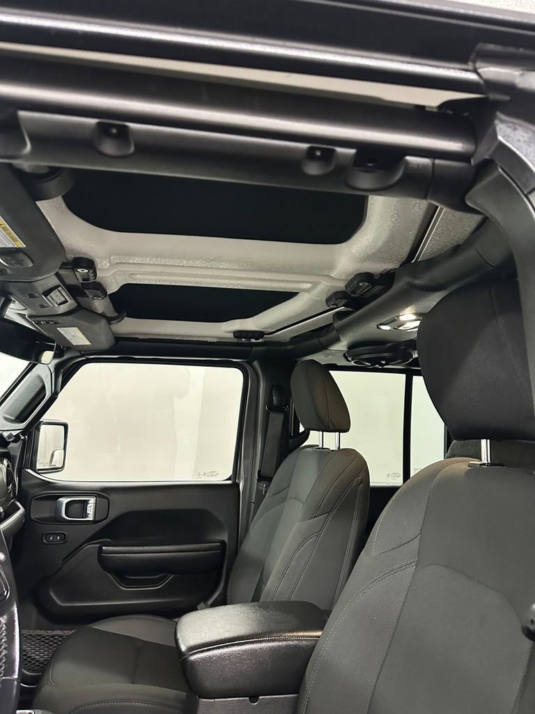 Used 2022 Jeep Gladiator Willys image 13