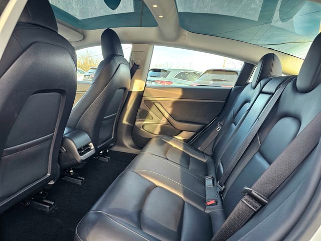 Used 2021 Tesla Model 3 Standard Range Plus image 22