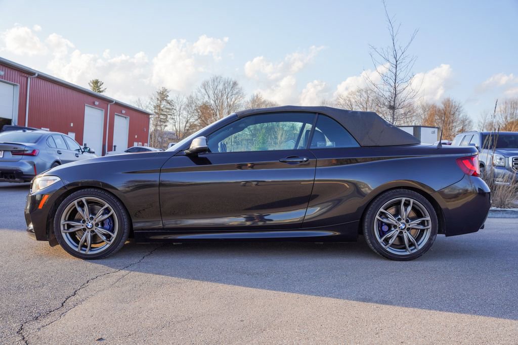 Used 2015 BMW M235i Convertible image 5