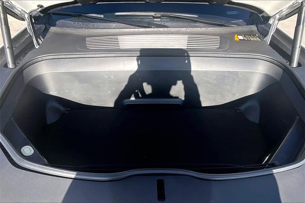 Used 2024 Rivian R1S Adventure image 9