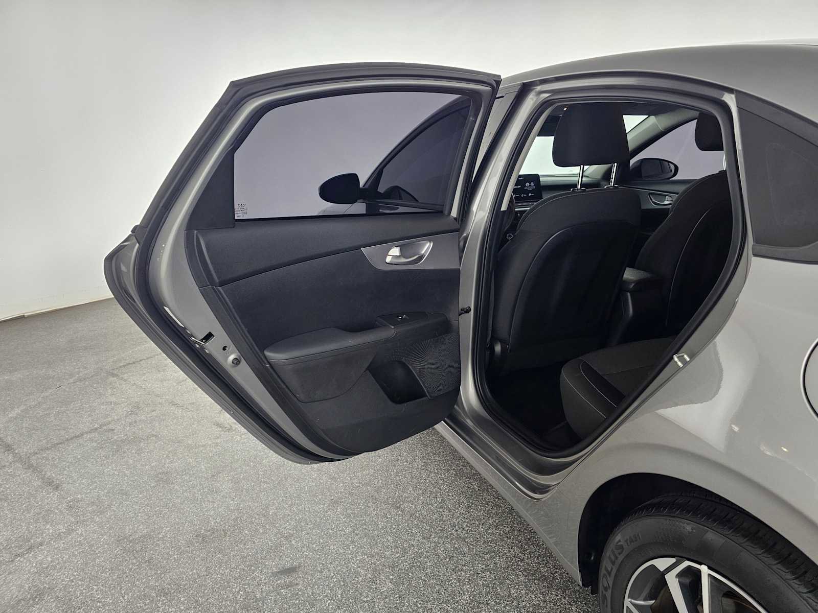 Used 2022 Kia Forte LXS FWD image 15