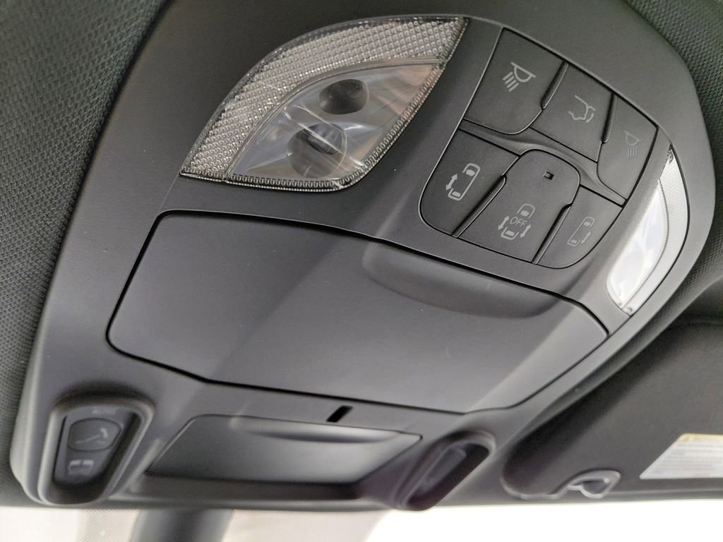 Used 2025 Chrysler Pacifica Limited w/ Trailer Tow Group AWD/4WD image 45