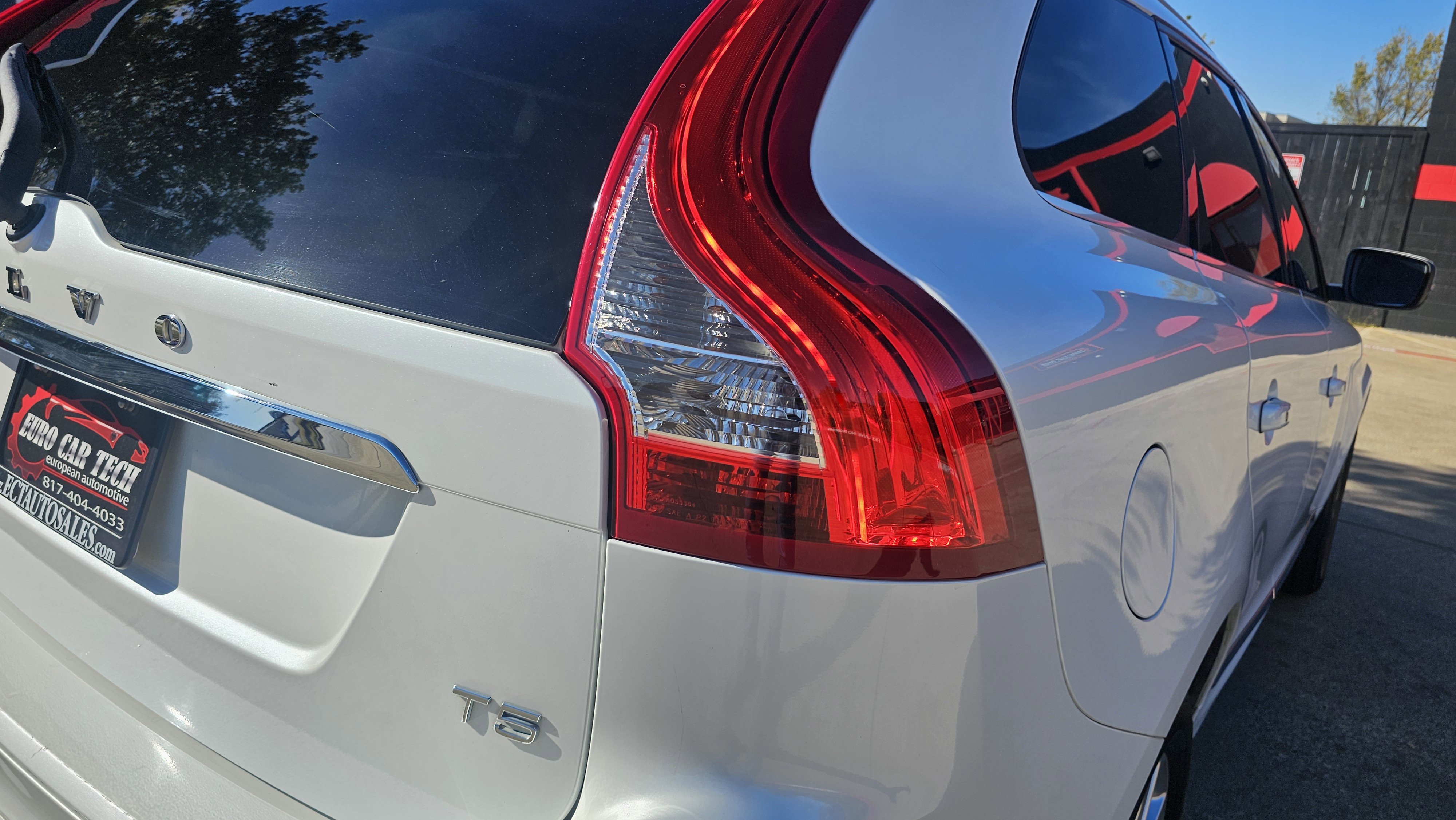 Used 2015 Volvo XC60 T5 Platinum image 9