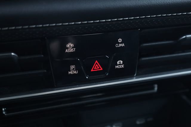 Used 2025 Volkswagen Atlas Cross Sport SE image 20