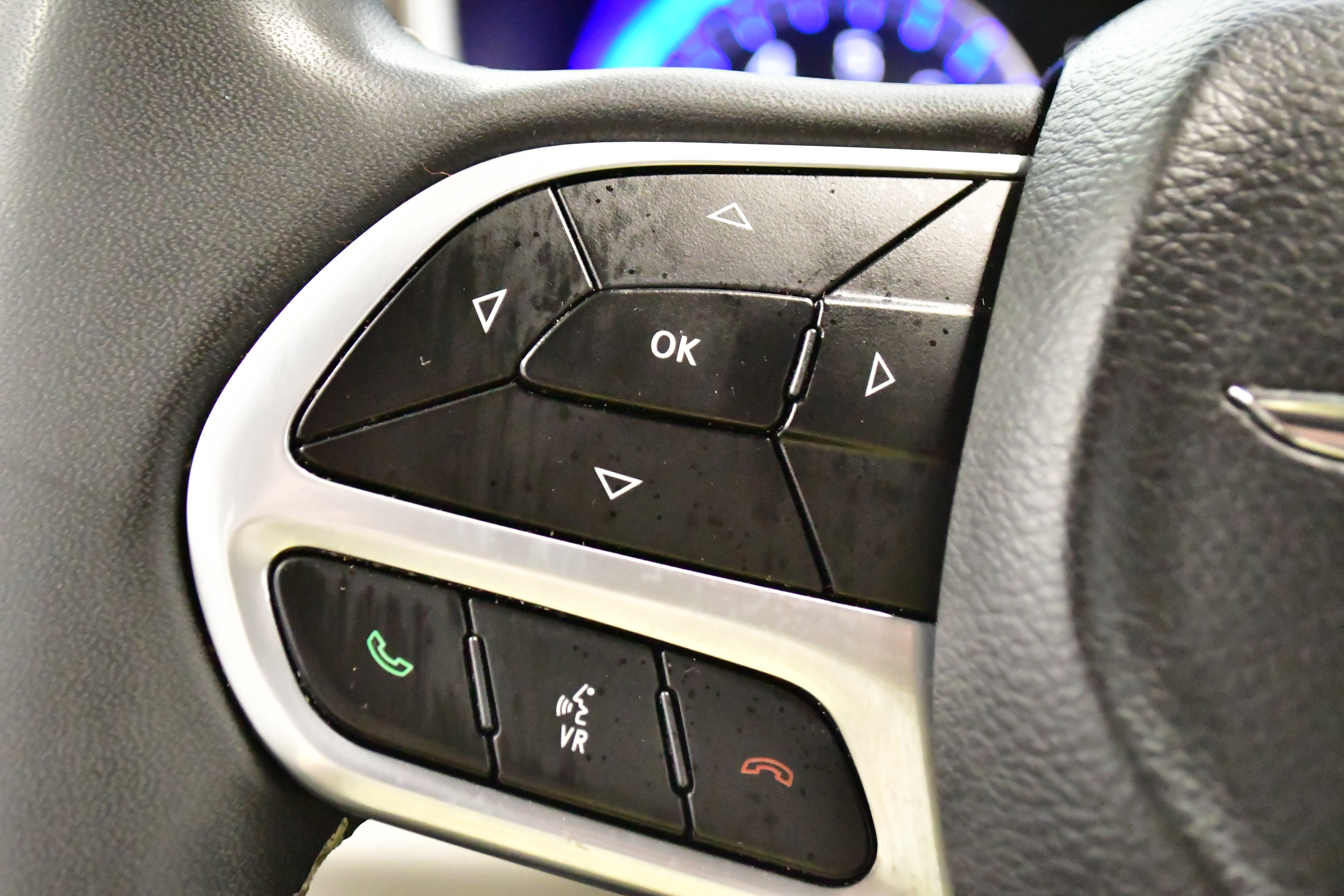 Used 2023 Chrysler Voyager LX FWD image 23