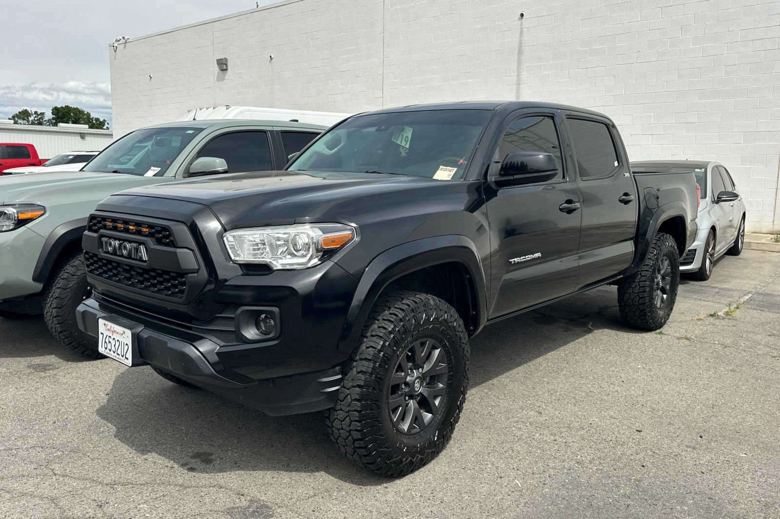 Used 2020 Toyota Tacoma SR5 image 2