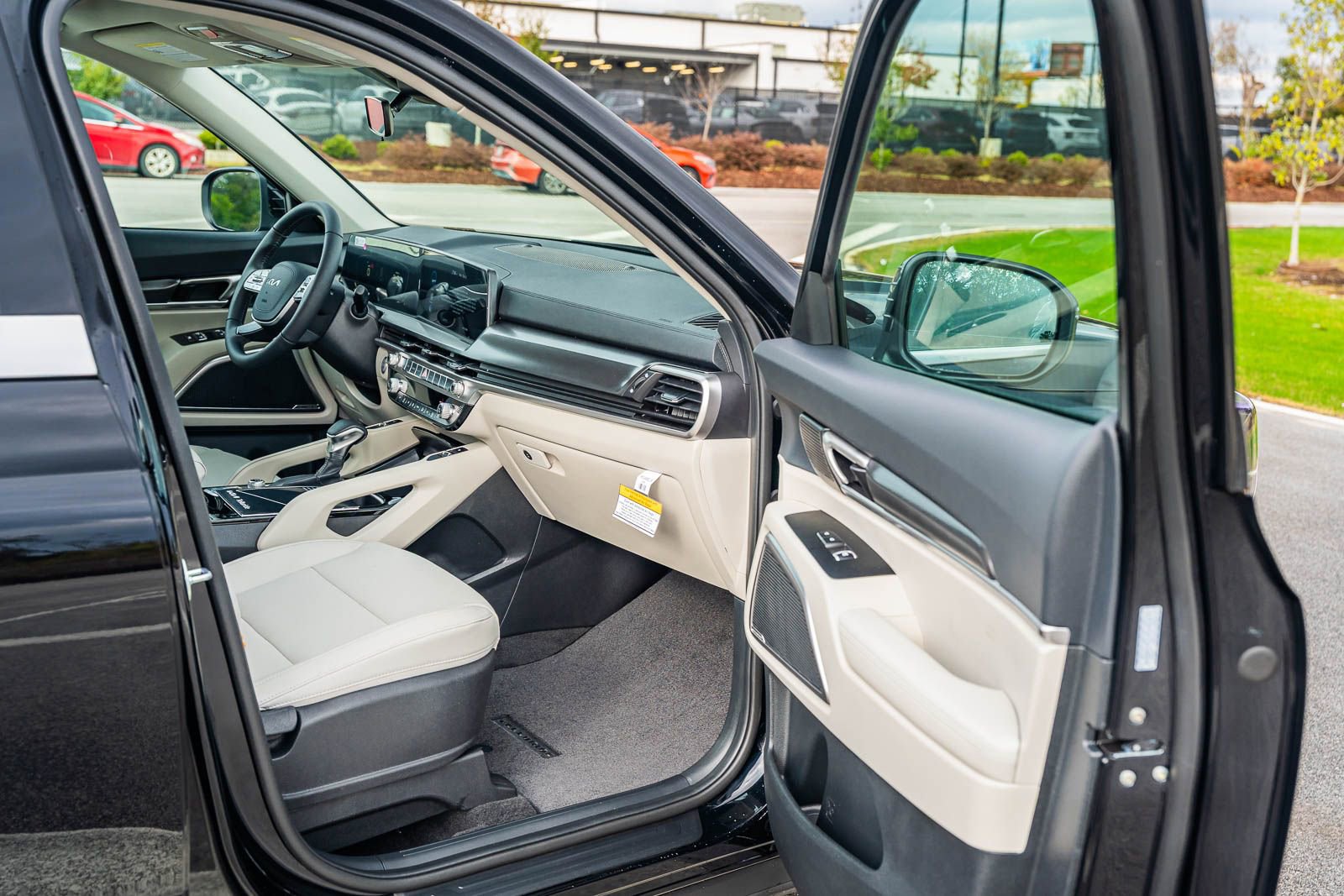 New 2025 Kia Telluride S image 7