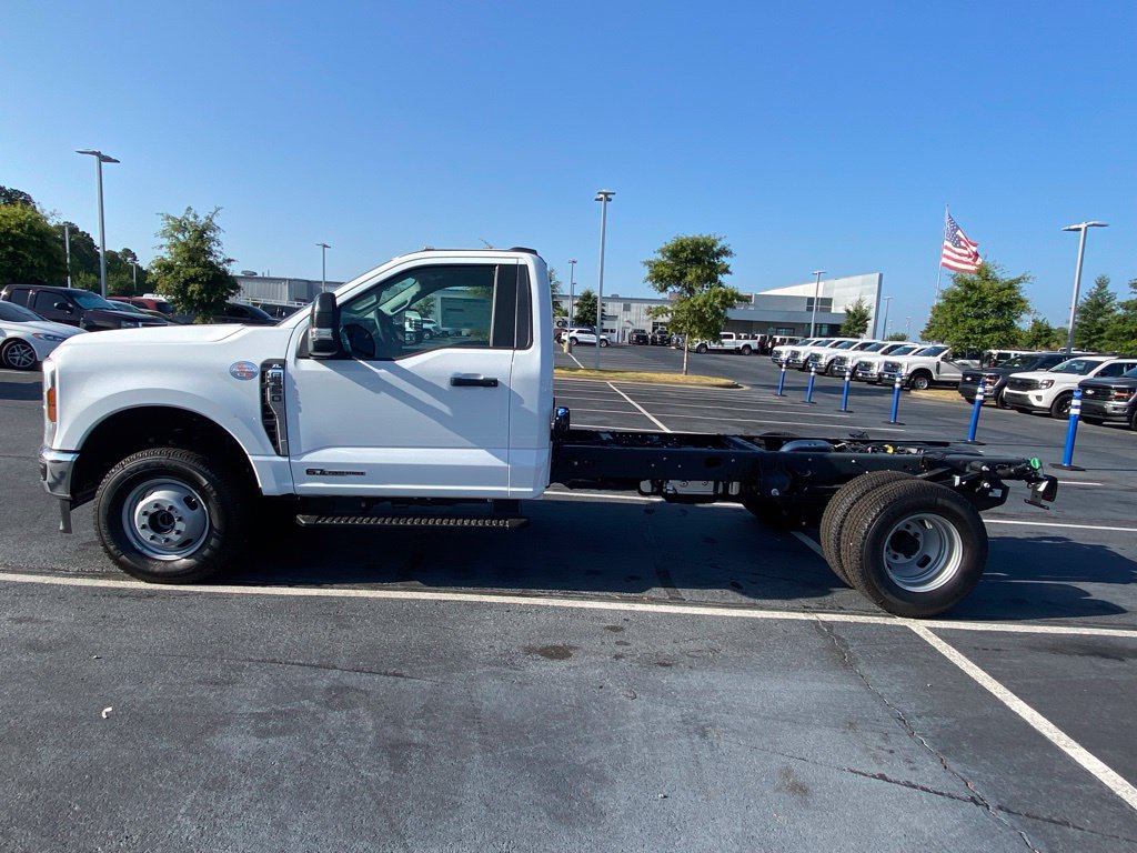 New 2026 Ford F350 XL w/ XL Chrome Package AWD/4WD image 4