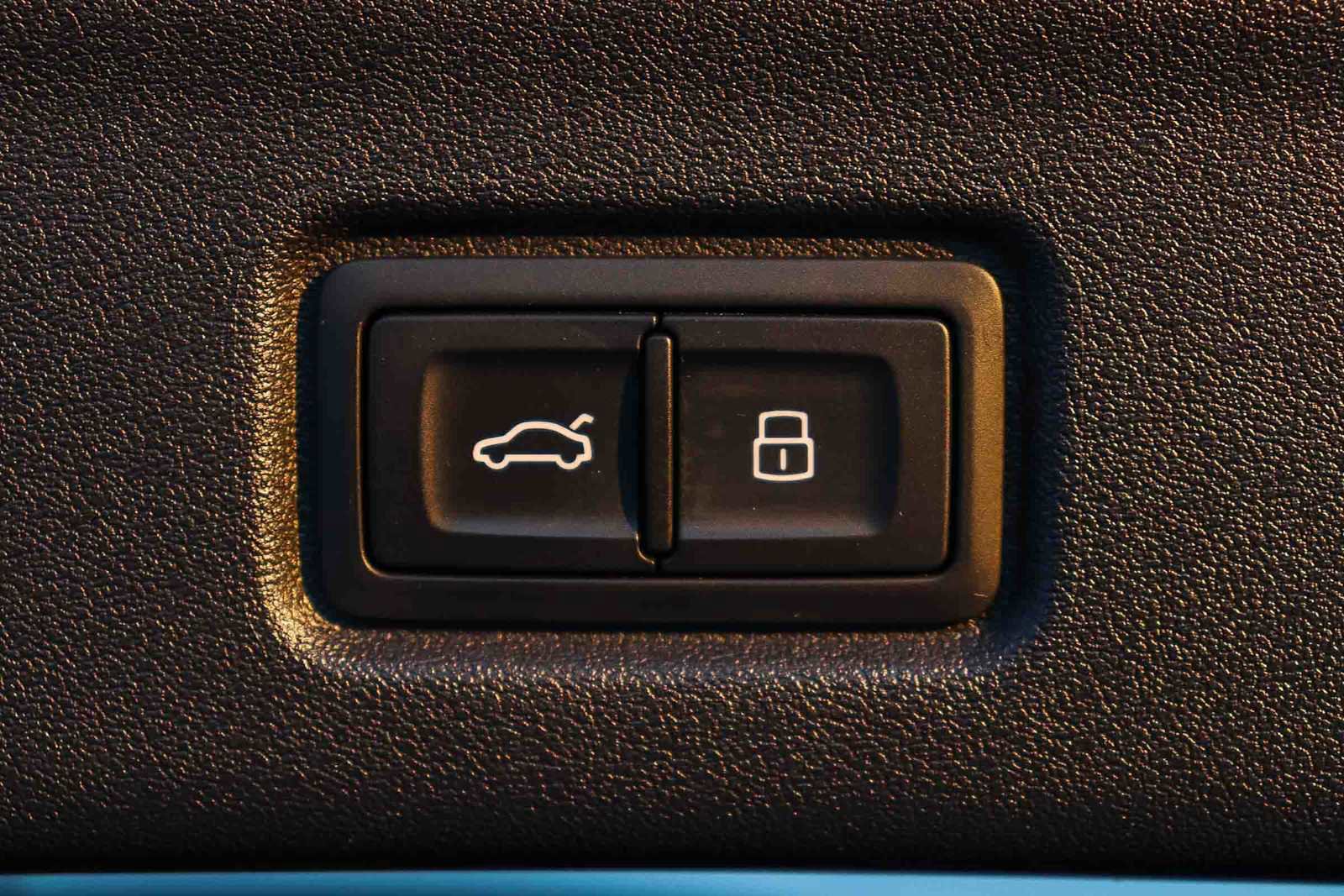 Used 2025 Audi Q6 e-tron Premium Plus w/ Premium Plus image 36