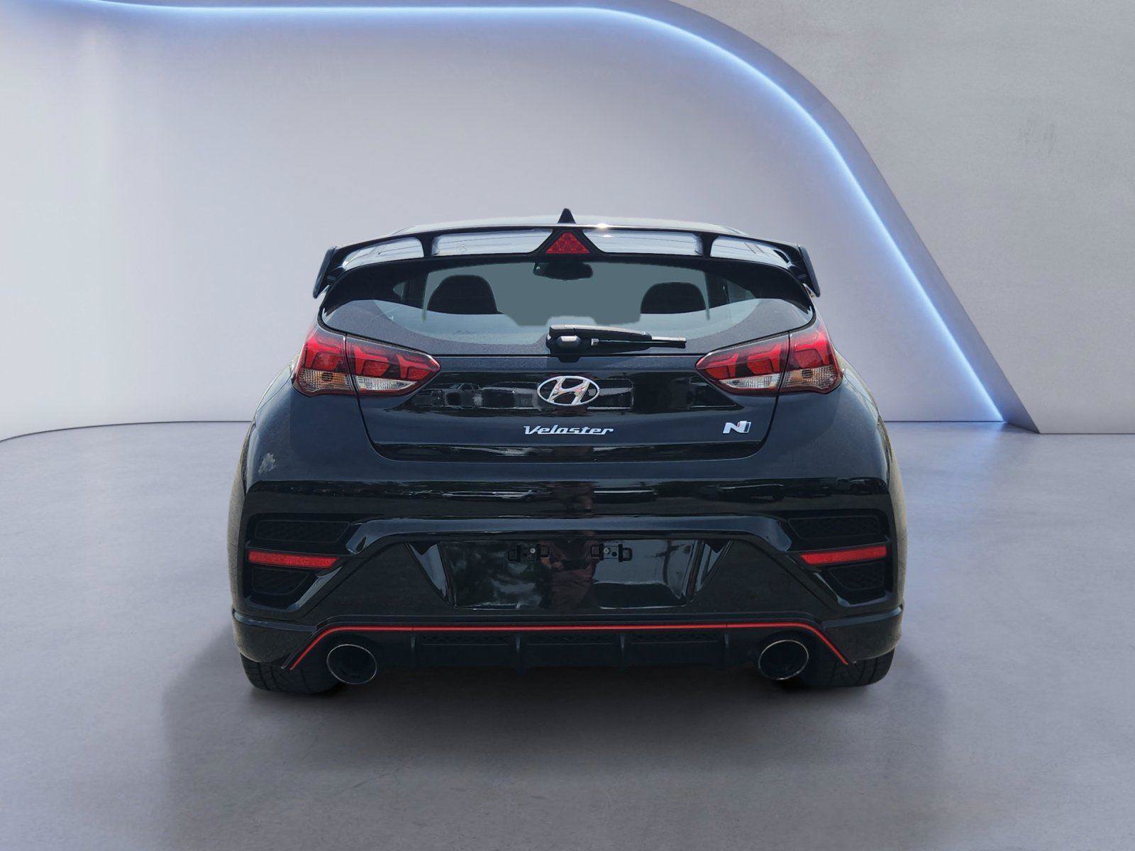 Used 2020 Hyundai Veloster N w/ Performance Package FWD image 4