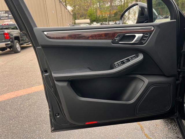 Used 2023 Porsche Macan S image 10