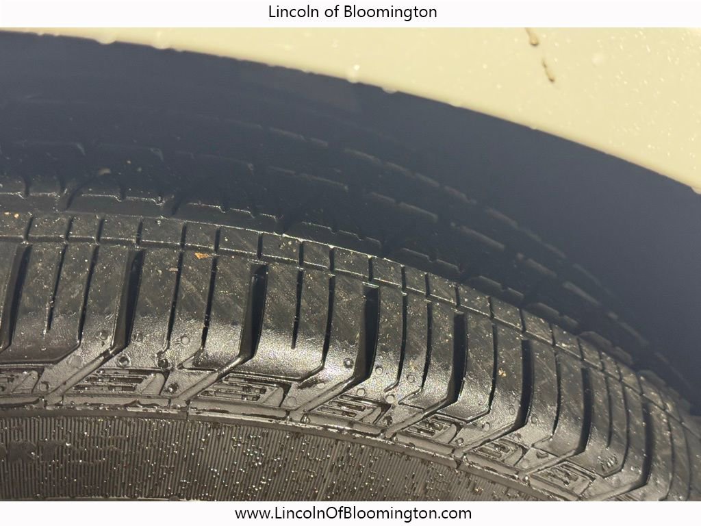 New 2025 Lincoln Corsair Grand Touring w/ Equipment Group 302A image 13