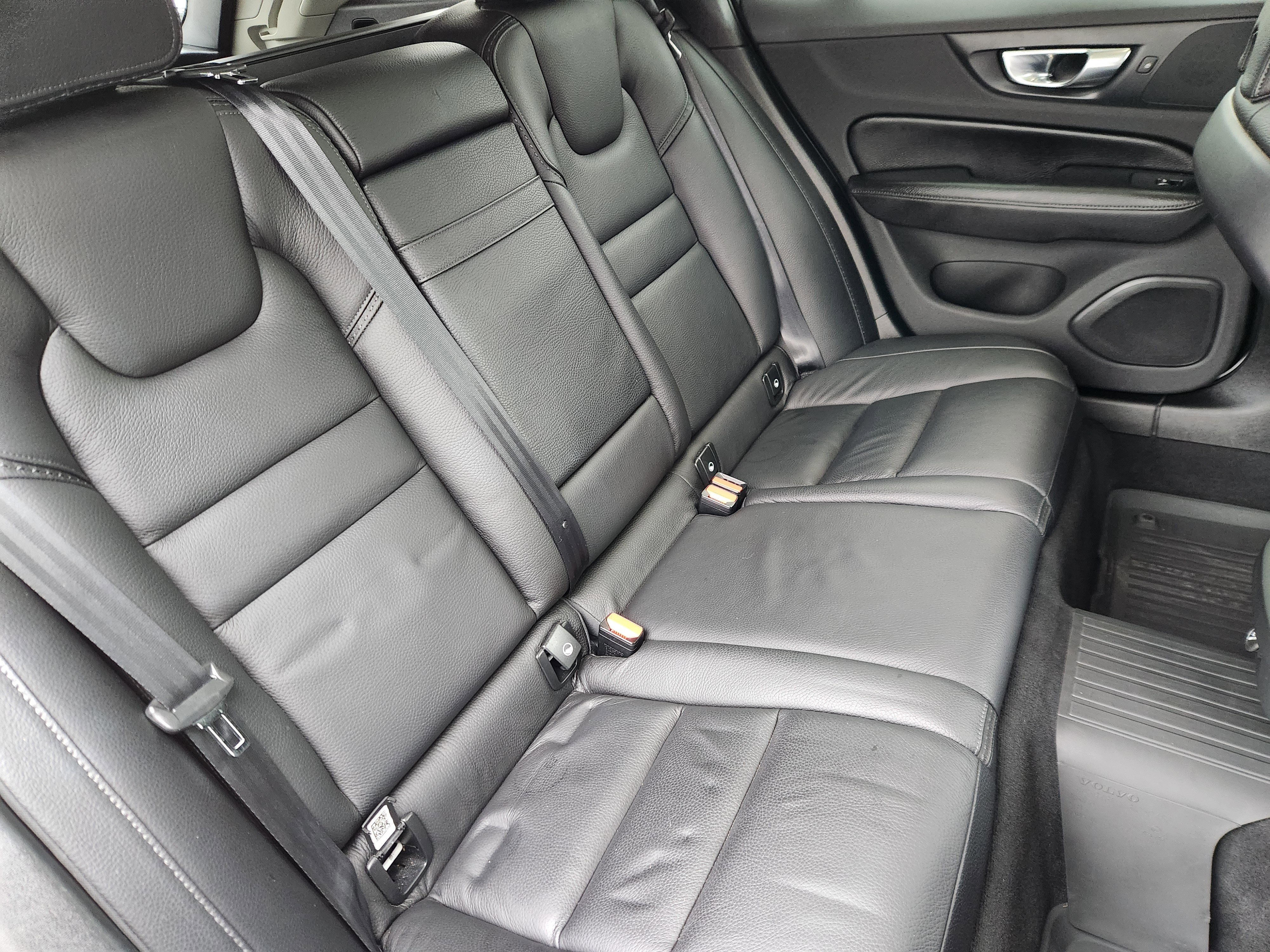 Used 2020 Volvo V60 T5 Cross Country w/ Protection Package Premier image 17