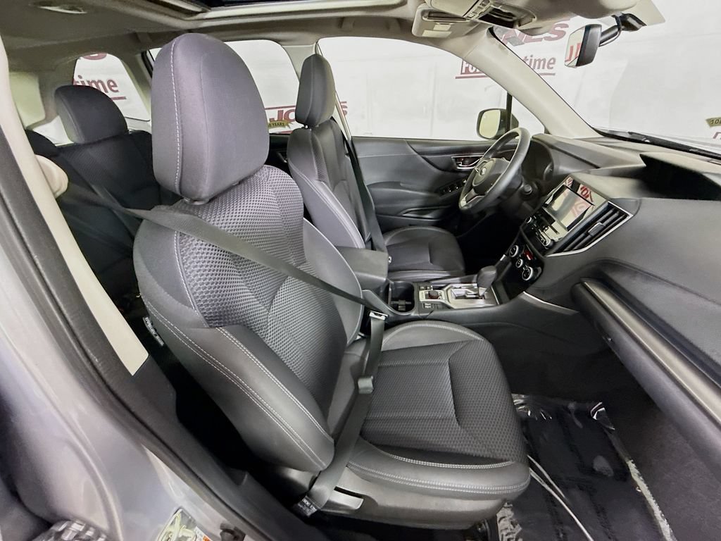 Used 2020 Subaru Forester Premium AWD/4WD image 31
