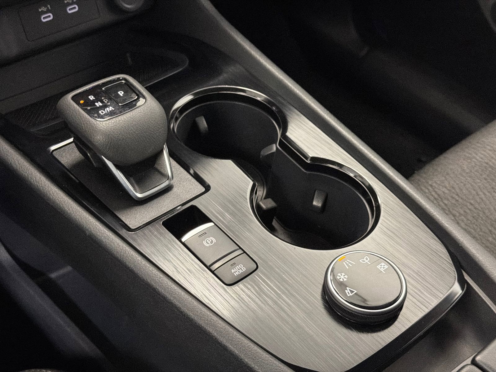 Used 2025 Nissan Rogue SV image 27