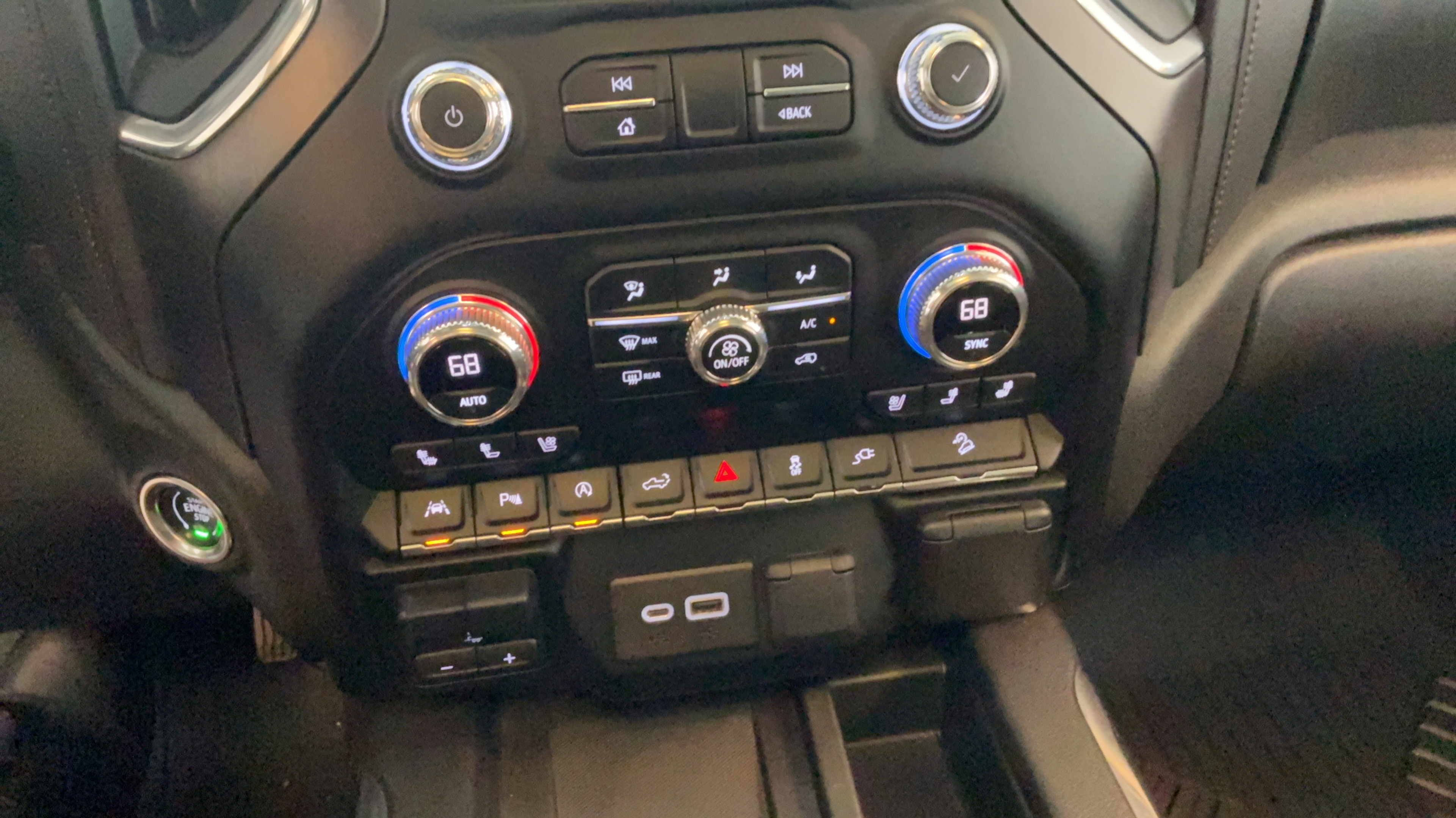Used 2020 GMC Sierra 1500 AT4 w/ AT4 Premium Package AWD/4WD image 17