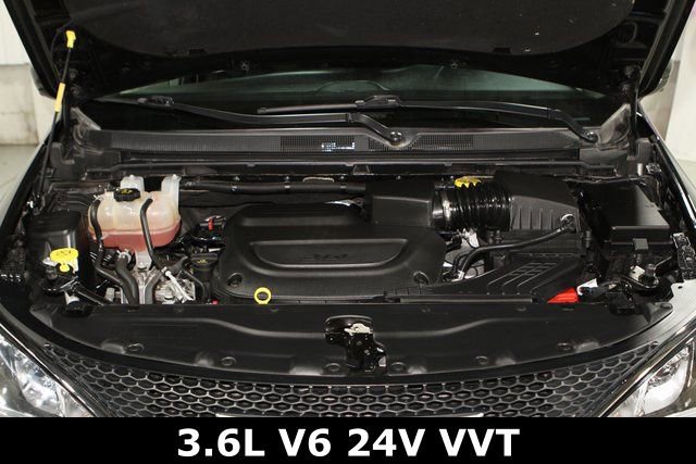 Used 2020 Chrysler Pacifica Touring-L Plus w/ Tire & Wheel Group image 3